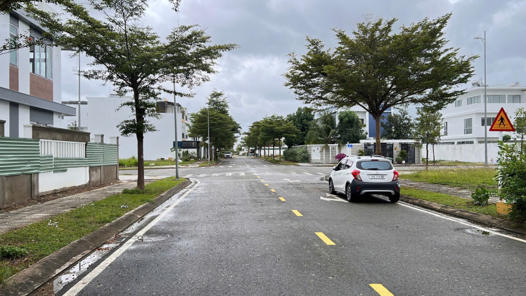 Cần Bán Lô Giá siêu tốt KĐT Mỹ Gia Gói 2 – Hướng Đông Nam – DT 100m2 rộng 16m – Giá 32 tỷ bao cọc